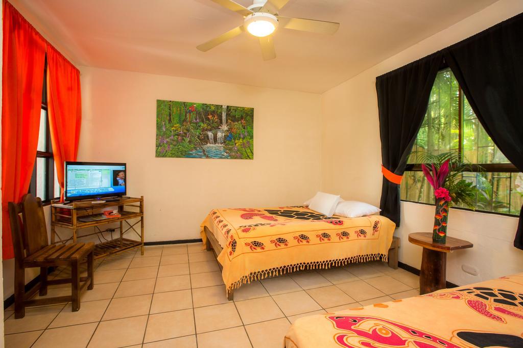 Hotel Mono Azul Quepos Esterno foto